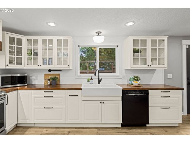 19230 Sw PROSPECT Pl, Beaverton, OR 97078