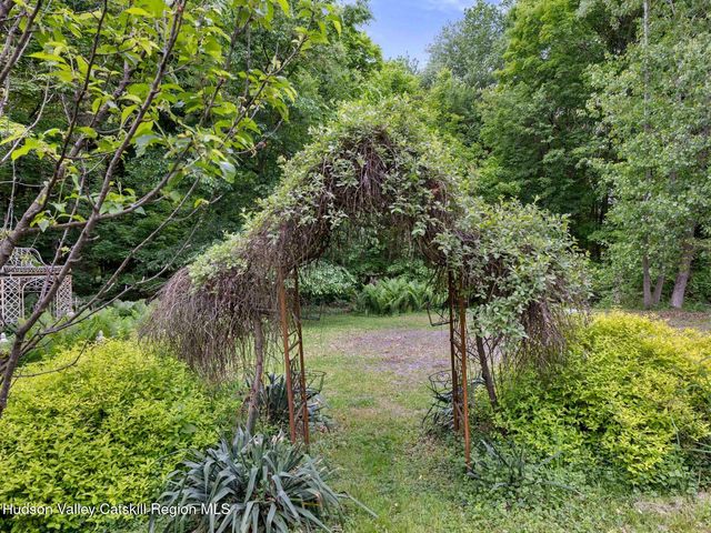 80 S Ohioville Road, New Paltz, NY 12561