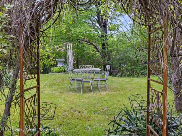 80 S Ohioville Road, New Paltz, NY 12561