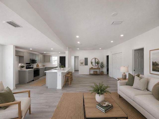 201 DR J A WILTSHIRE AVENUE W, Lake Wales, FL 33853