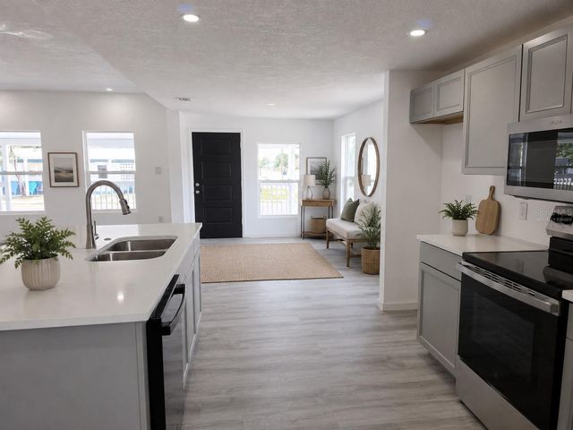 201 DR J A WILTSHIRE AVENUE W, Lake Wales, FL 33853