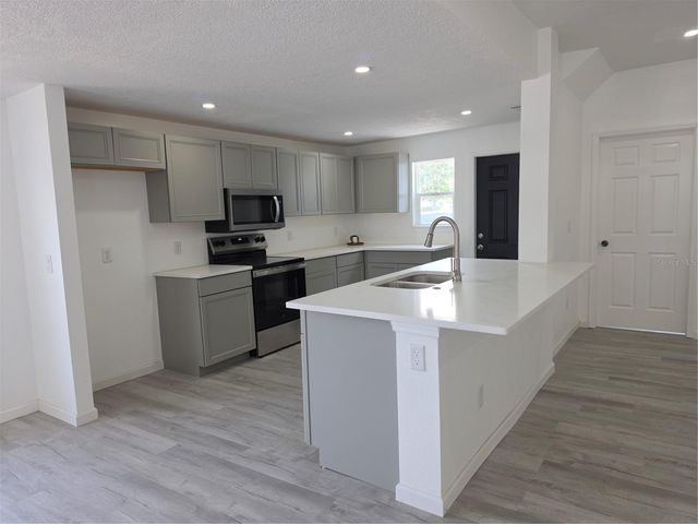 201 DR J A WILTSHIRE AVENUE W, Lake Wales, FL 33853