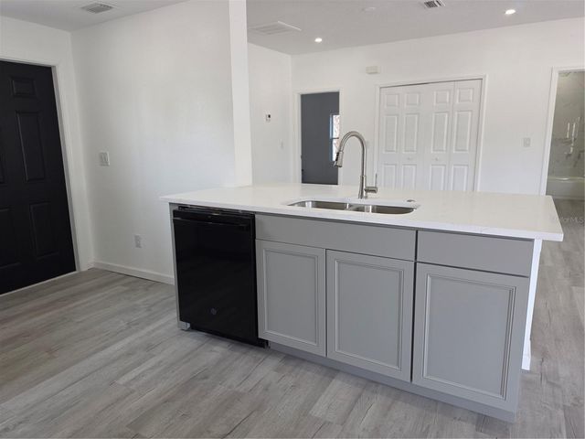 201 DR J A WILTSHIRE AVENUE W, Lake Wales, FL 33853