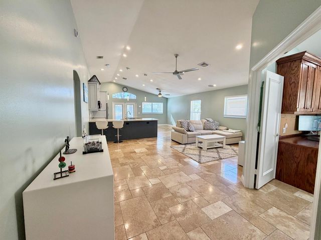 6883 Desert Inn Terrace, Lake Worth, FL 33463