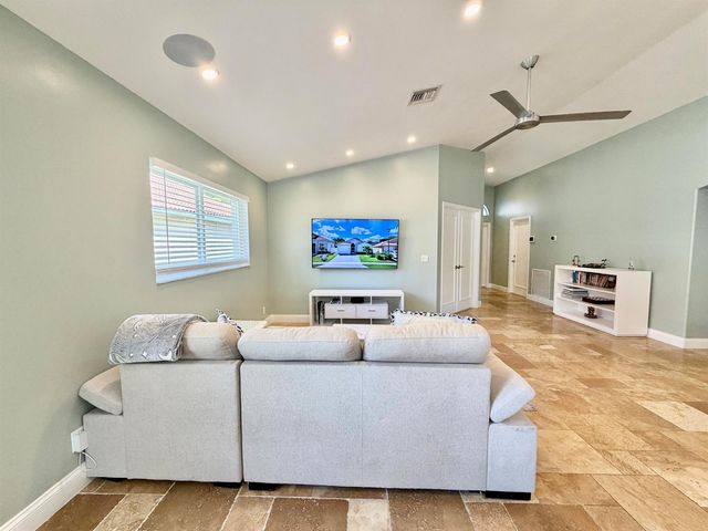 6883 Desert Inn Terrace, Lake Worth, FL 33463