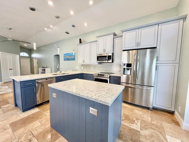 6883 Desert Inn Terrace, Lake Worth, FL 33463