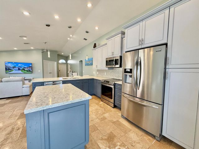 6883 Desert Inn Terrace, Lake Worth, FL 33463