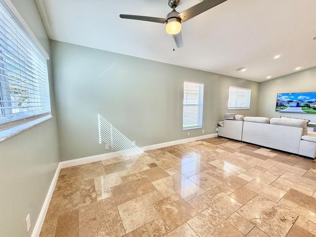 6883 Desert Inn Terrace, Lake Worth, FL 33463