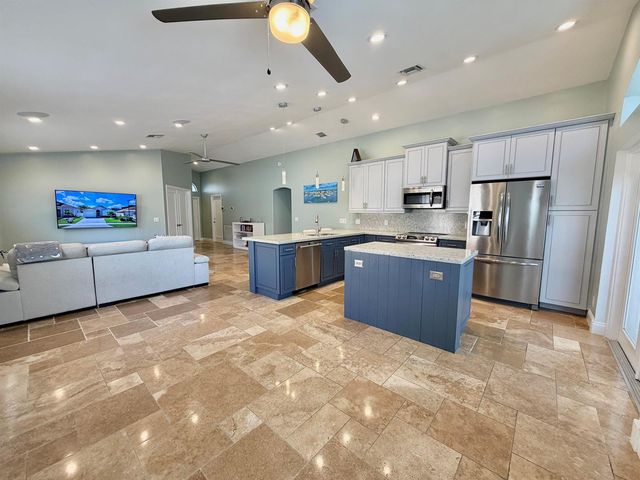 6883 Desert Inn Terrace, Lake Worth, FL 33463
