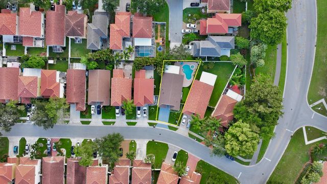 6883 Desert Inn Terrace, Lake Worth, FL 33463