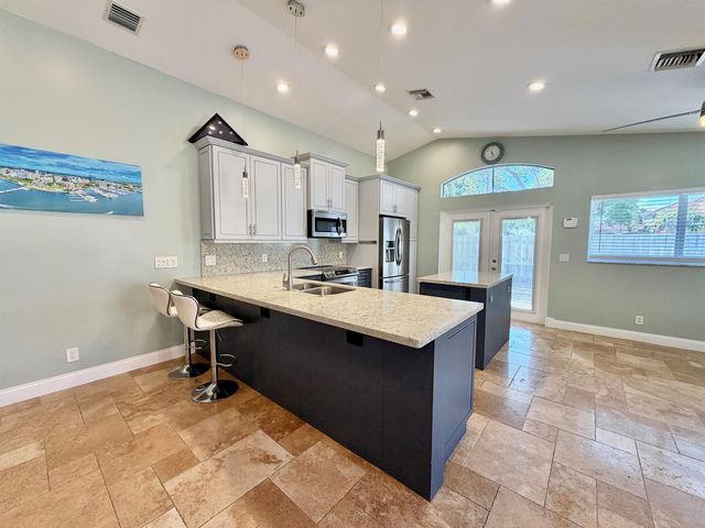 6883 Desert Inn Terrace, Lake Worth, FL 33463