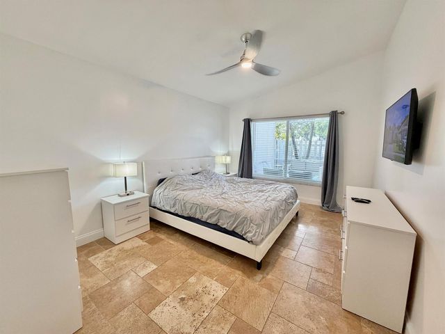 6883 Desert Inn Terrace, Lake Worth, FL 33463