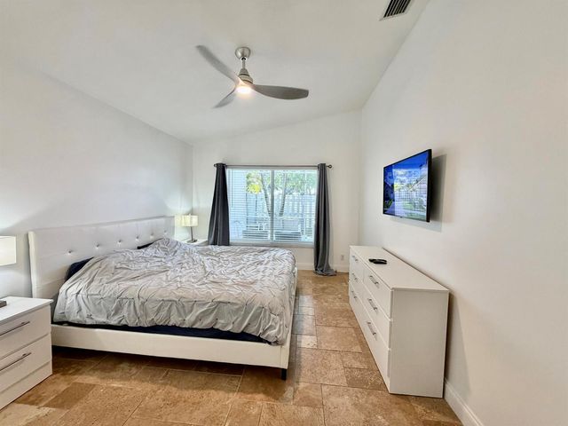 6883 Desert Inn Terrace, Lake Worth, FL 33463