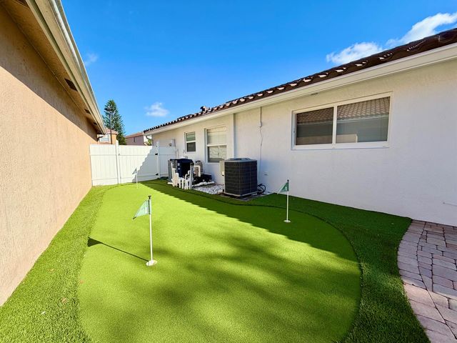 6883 Desert Inn Terrace, Lake Worth, FL 33463