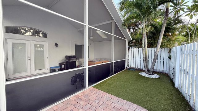 6883 Desert Inn Terrace, Lake Worth, FL 33463