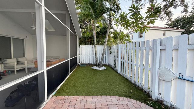 6883 Desert Inn Terrace, Lake Worth, FL 33463