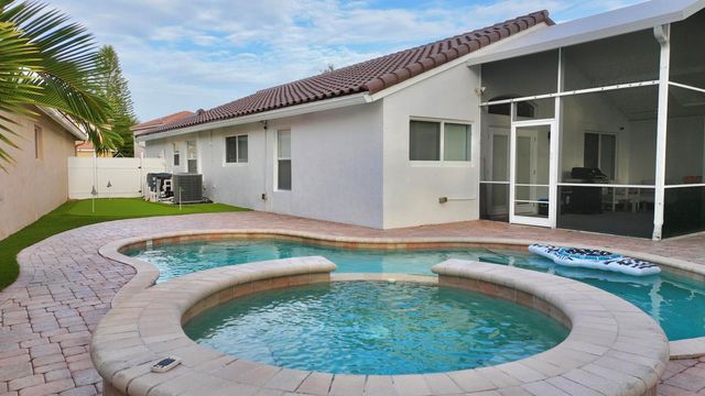6883 Desert Inn Terrace, Lake Worth, FL 33463