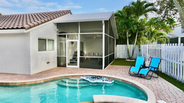 6883 Desert Inn Terrace, Lake Worth, FL 33463