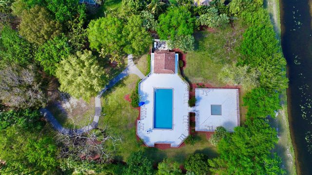 6883 Desert Inn Terrace, Lake Worth, FL 33463