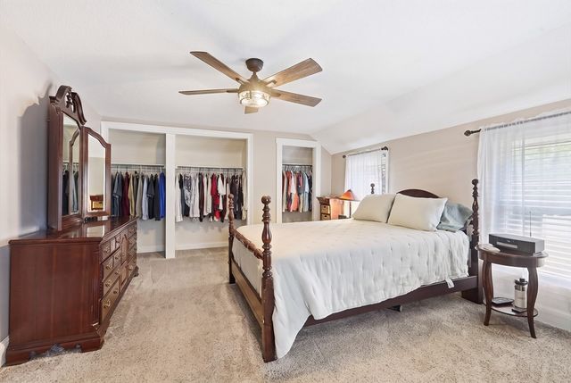 1 Oak St, Tewksbury, MA 01876