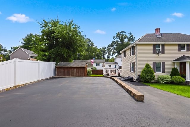 1 Oak St, Tewksbury, MA 01876