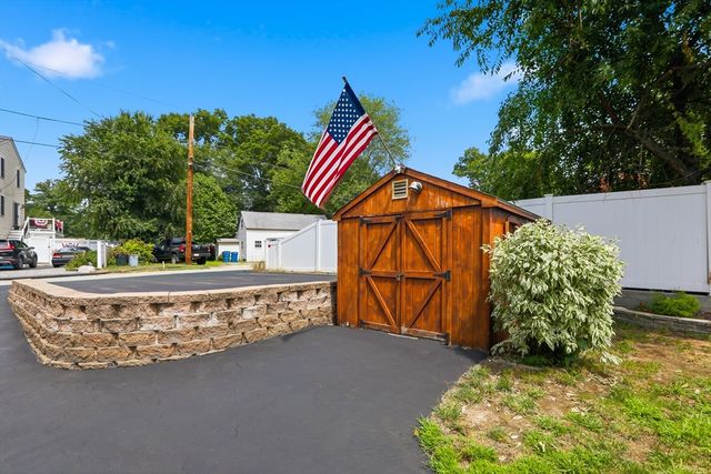 1 Oak St, Tewksbury, MA 01876