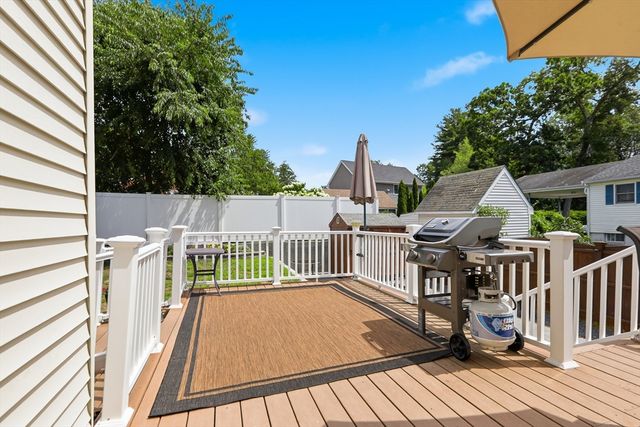 1 Oak St, Tewksbury, MA 01876