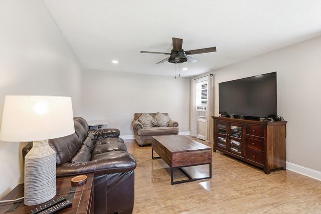 1 Oak St, Tewksbury, MA 01876