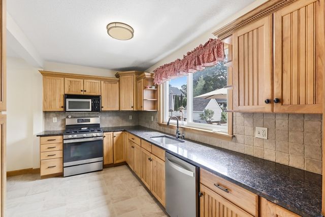 1 Oak St, Tewksbury, MA 01876