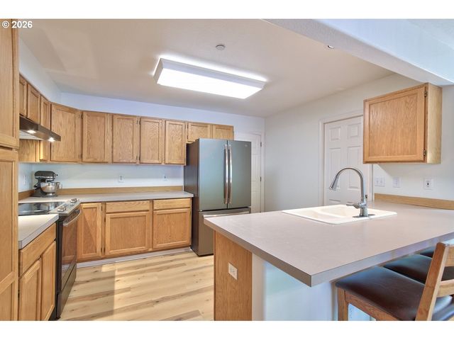 469 HARRIS Ln, Oregon City, OR 97045