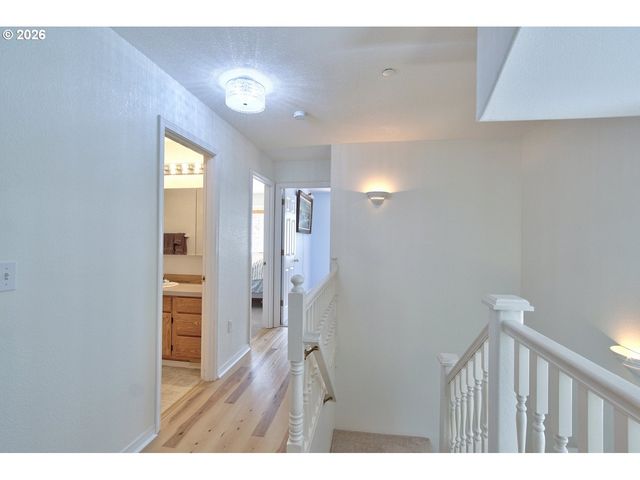 469 HARRIS Ln, Oregon City, OR 97045