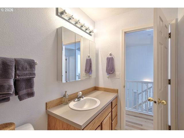469 HARRIS Ln, Oregon City, OR 97045