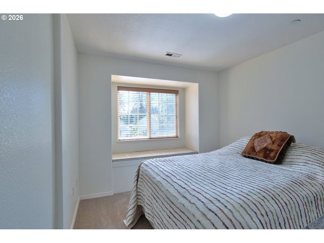 469 HARRIS Ln, Oregon City, OR 97045