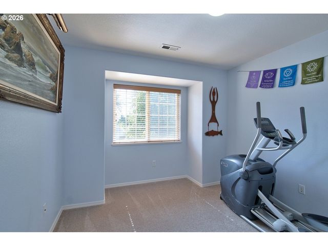 469 HARRIS Ln, Oregon City, OR 97045
