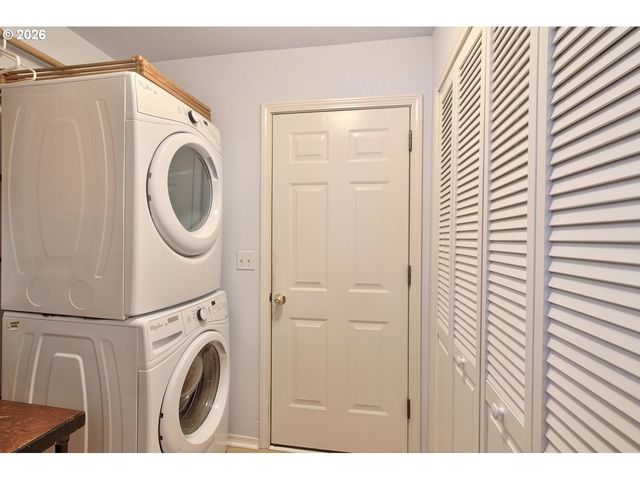 469 HARRIS Ln, Oregon City, OR 97045
