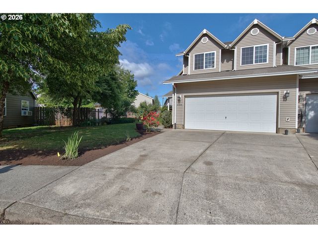 469 HARRIS Ln, Oregon City, OR 97045