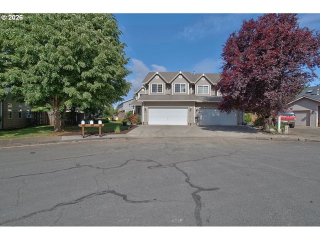 469 HARRIS Ln, Oregon City, OR 97045