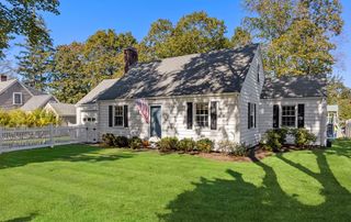 12 Merrymount Rd, Hingham, MA 02043