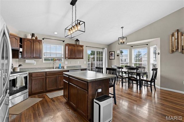 21 Doe Court, Moro, IL 62067