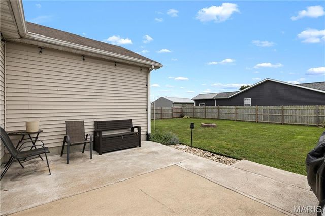 21 Doe Court, Moro, IL 62067