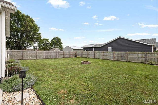 21 Doe Court, Moro, IL 62067