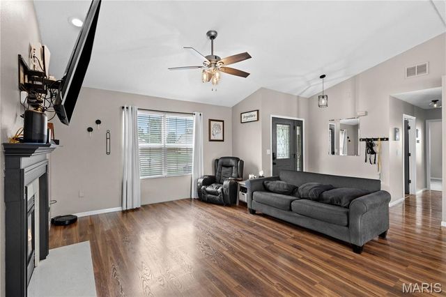 21 Doe Court, Moro, IL 62067