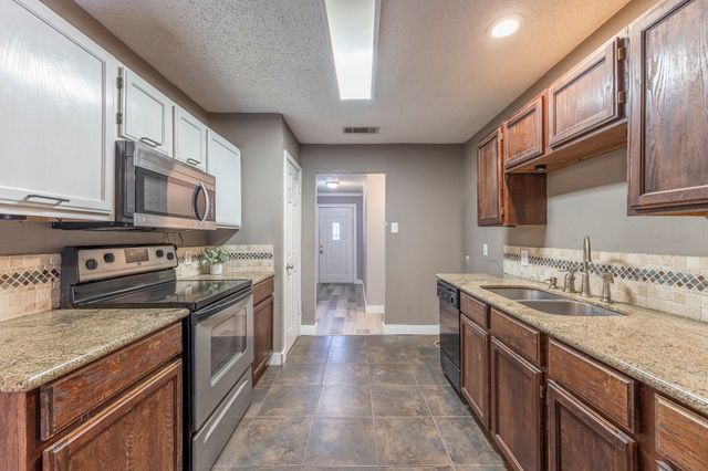 705 Admiralty Way, Fort Worth, TX 76108