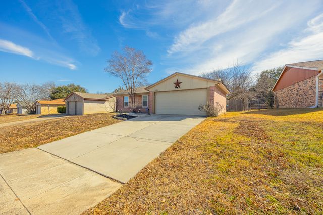 705 Admiralty Way, Fort Worth, TX 76108