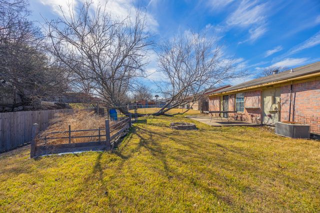 705 Admiralty Way, Fort Worth, TX 76108