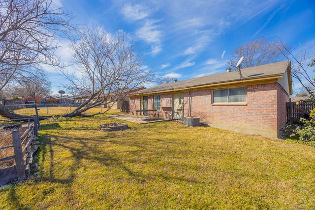 705 Admiralty Way, Fort Worth, TX 76108