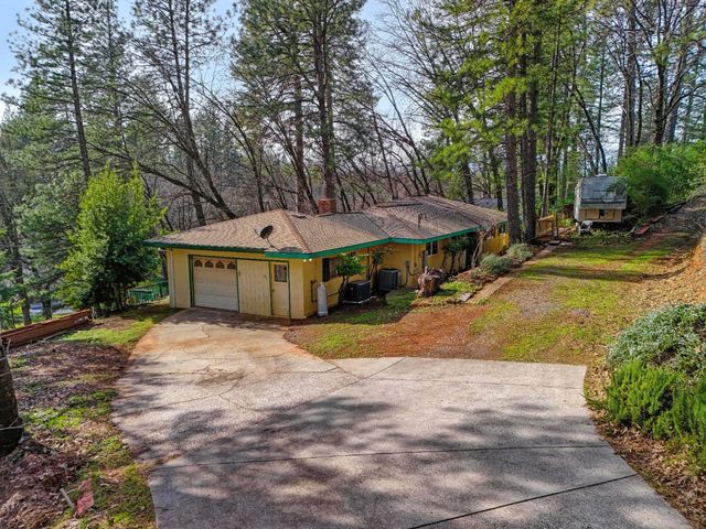 427 Golden Oak Dr, Meadow Vista, CA 95722