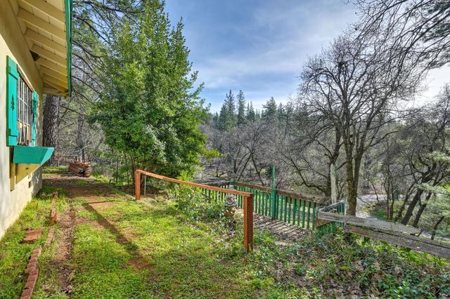 427 Golden Oak Dr, Meadow Vista, CA 95722