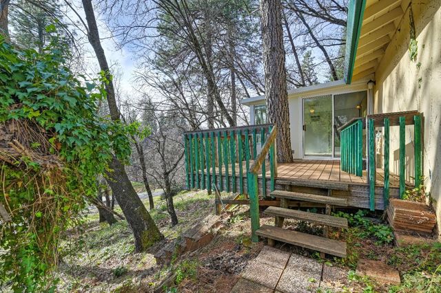 427 Golden Oak Dr, Meadow Vista, CA 95722