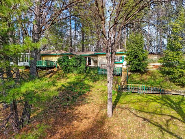 427 Golden Oak Dr, Meadow Vista, CA 95722